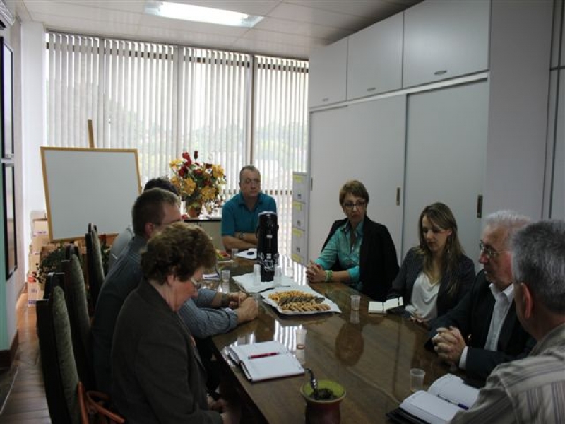 Encontro realizado na Secretaria Executiva do Congresso Florestal Estadual do RS