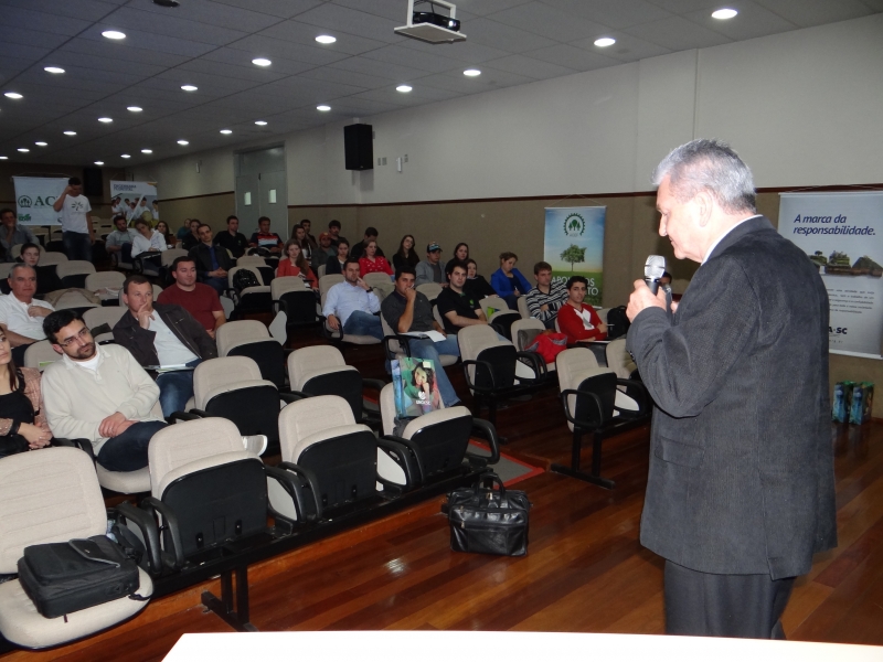 Divulgação dos Eventos Florestais de Nova Prata na UNOESC - Xanxerê - SC